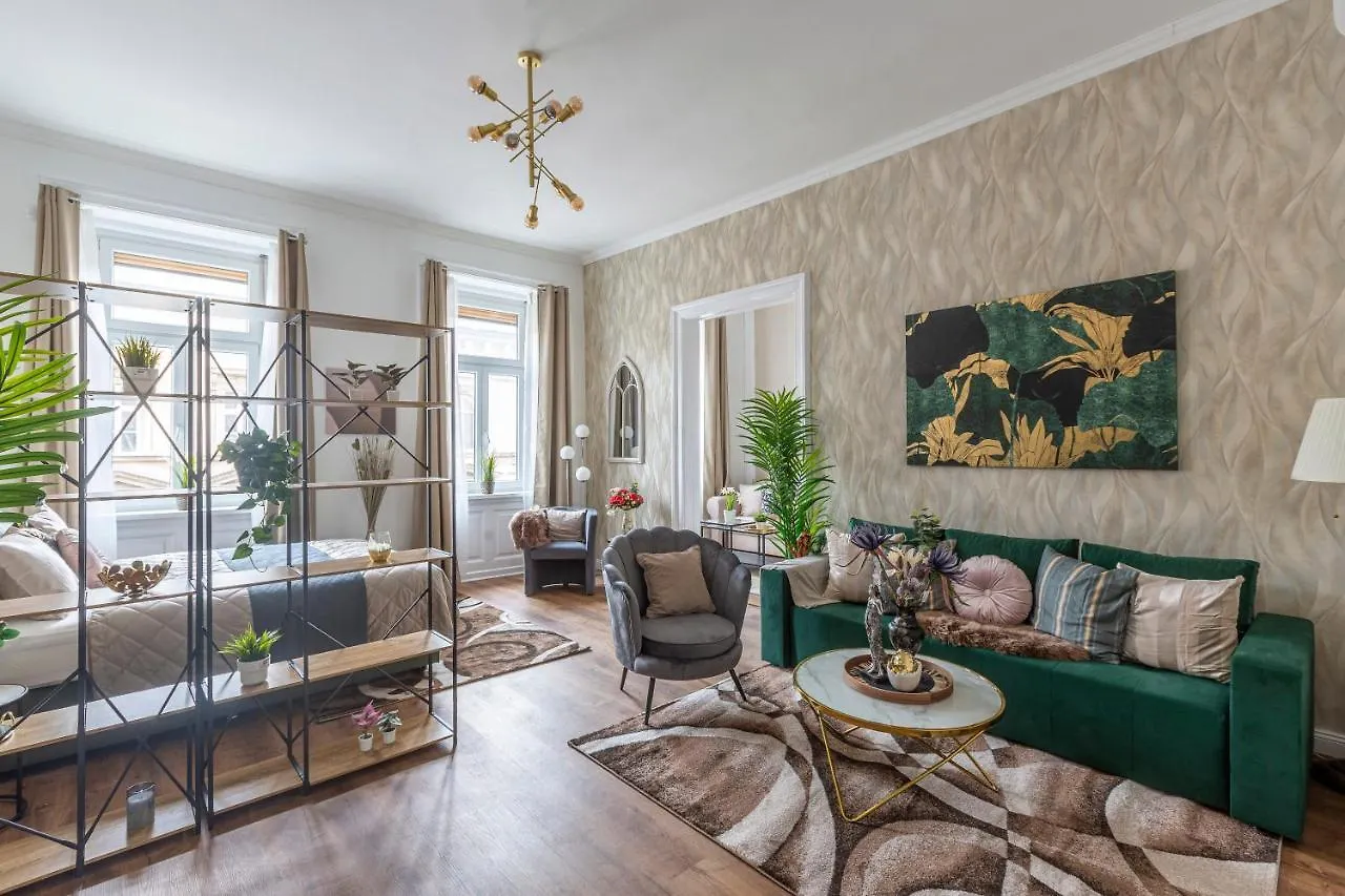 Luxurious Art Deco Residence In The Heart Of Budapest 0*,