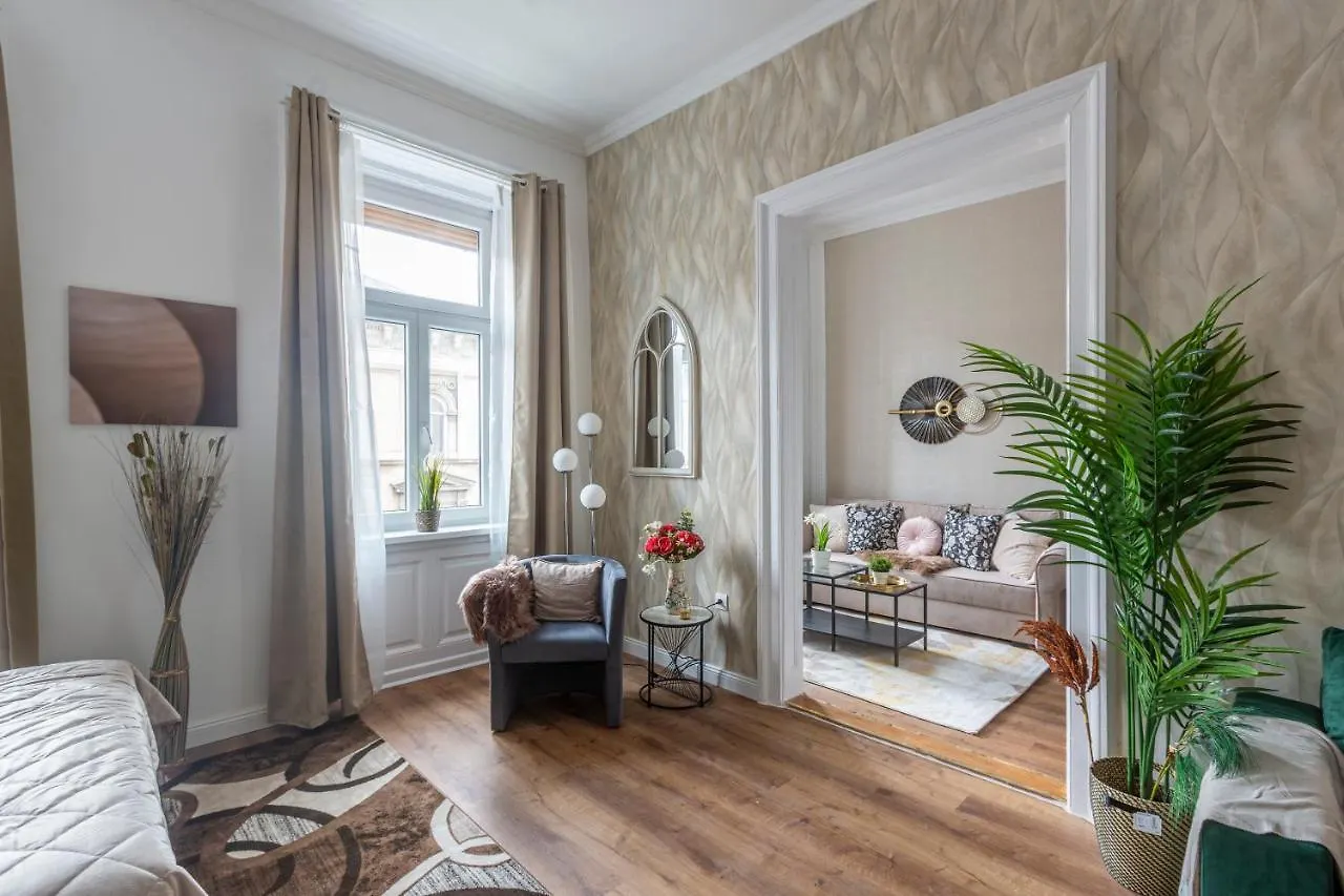 Luxurious Art Deco Residence In The Heart Of Budapest Apartment