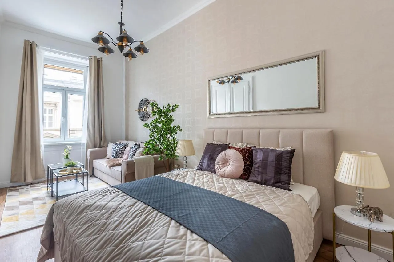 Luxurious Art Deco Residence In The Heart Of Budapest Apartment