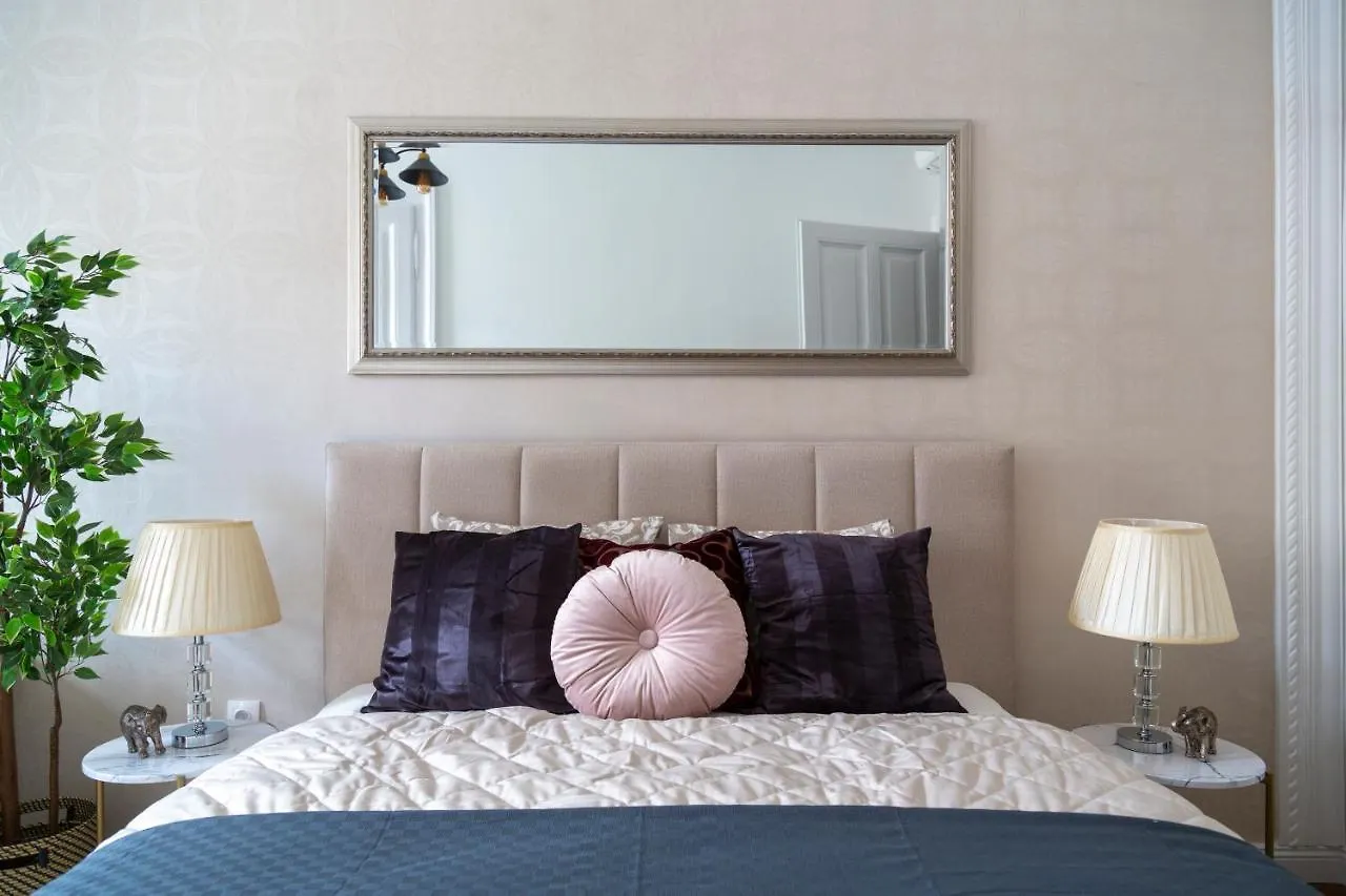 Luxurious Art Deco Residence In The Heart Of Budapest