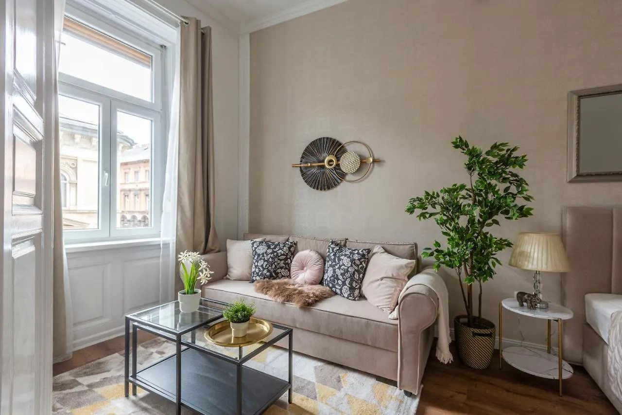 Luxurious Art Deco Residence In The Heart Of Budapest
